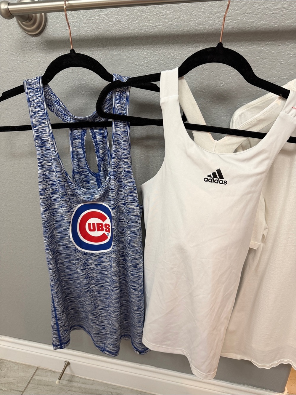 Women’s L  tank bundle  NWOT